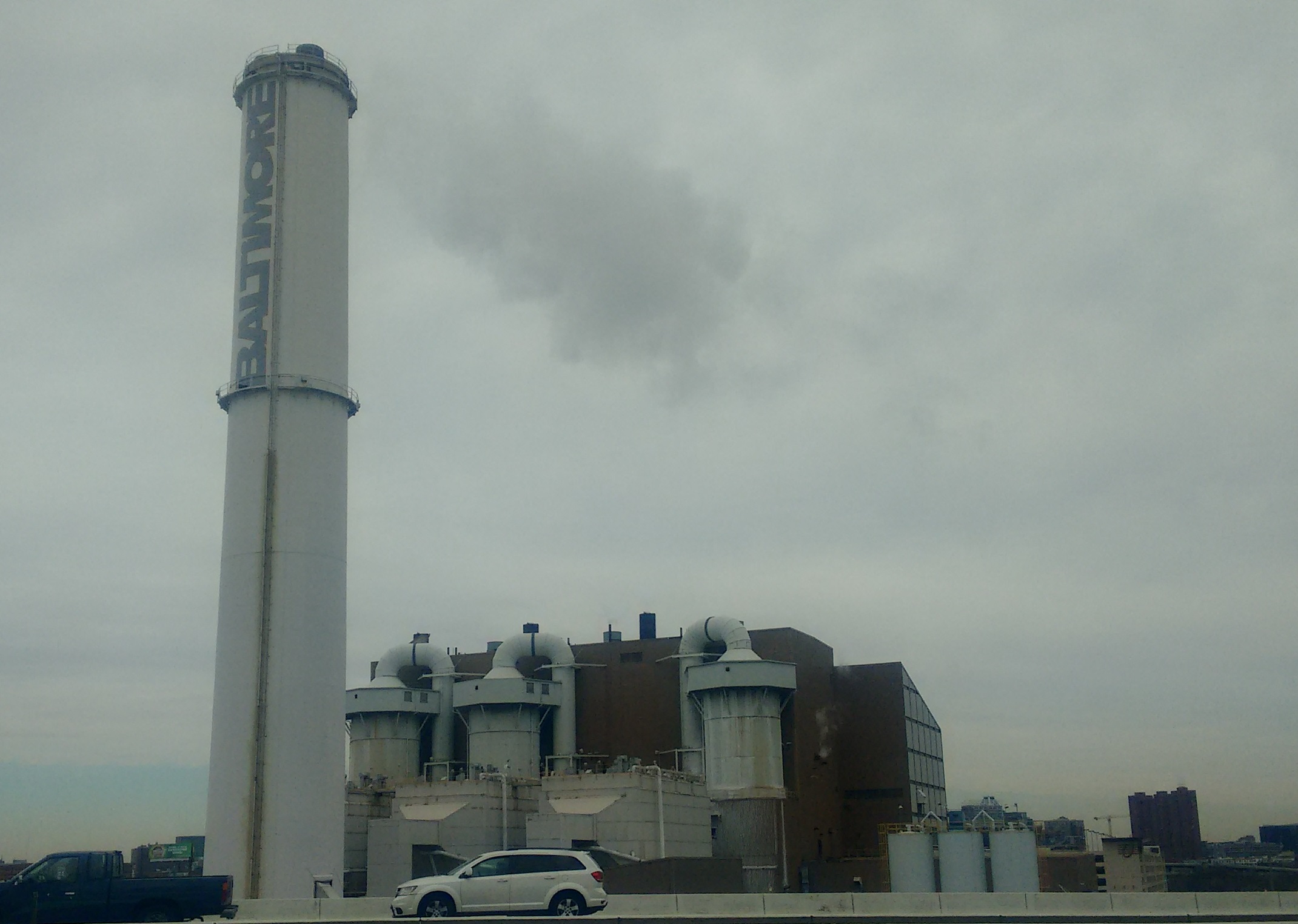 A picture of the BRESCO trash incinerator in Baltimore