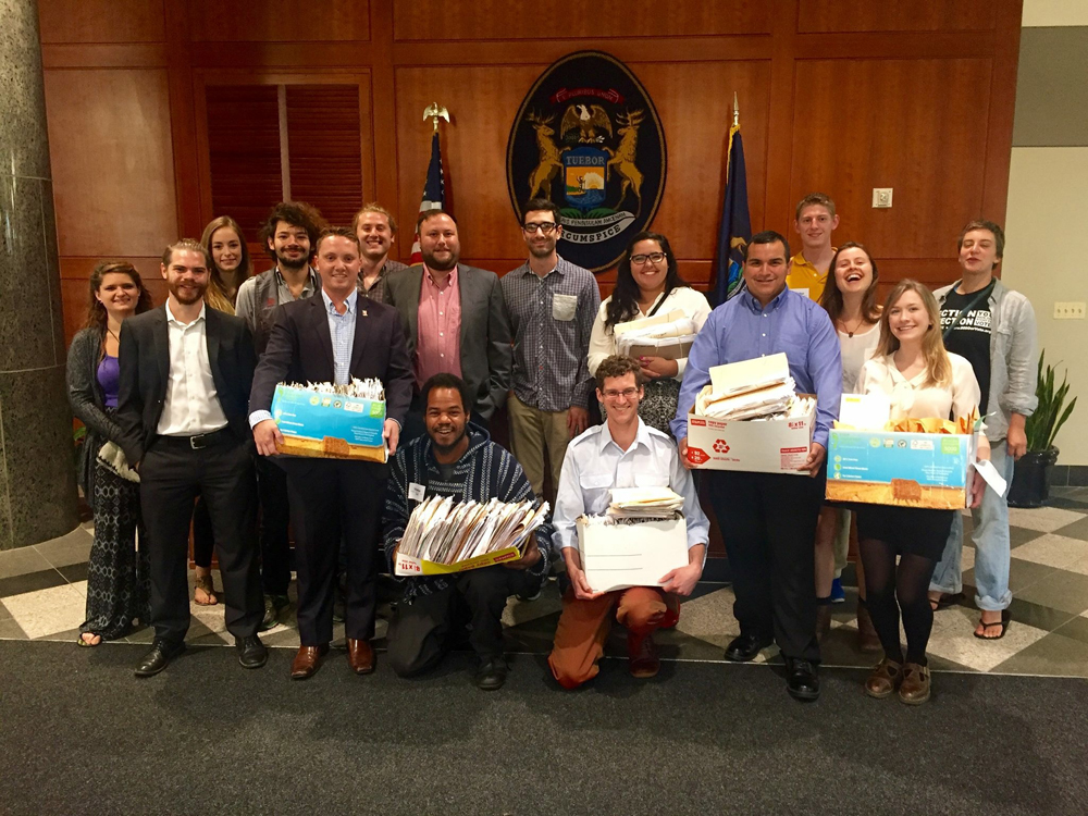 Michigan staff dropping thousands of handwritten letters off at the capitol