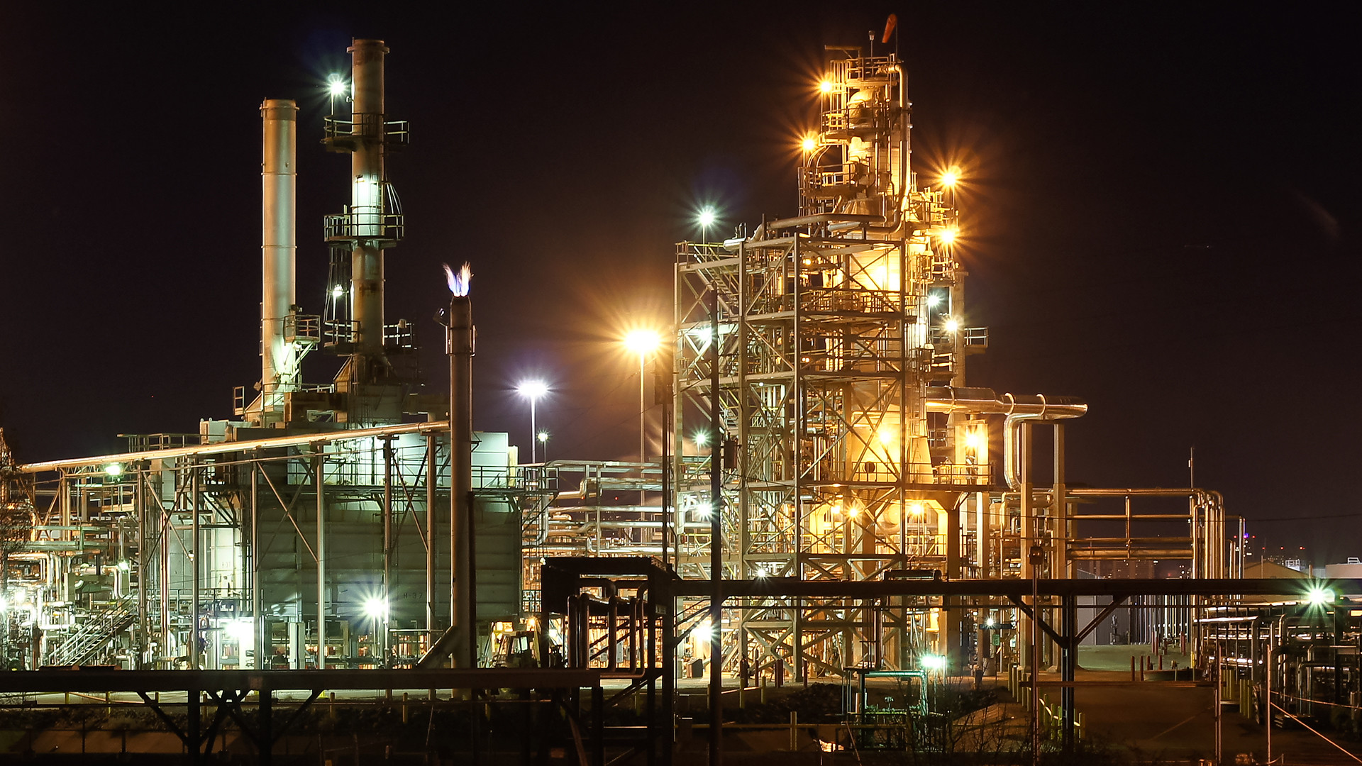 Suncor Denver refinery. Image by Steven Bratman on Flickr -- CC by 2.0