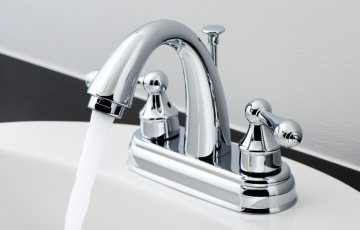 National PFAS Blog Graphic - Faucet with running water