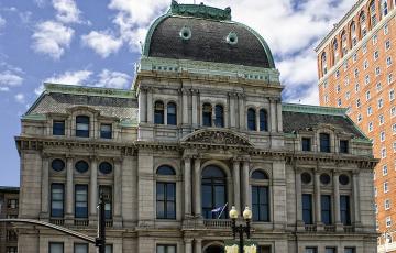 Providence_City_Hall_2009_Source Wikipedia.jpg