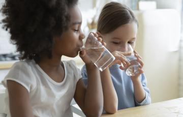 Kids drinking water