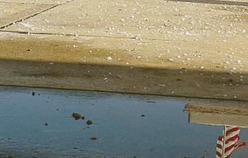 Road salt ends up in Minnesota lakes and rivers. Photo: flickr.com/mango_sparrow (CC BY-NC-ND 2.0)